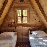 مكان تخييم Camp Wolf & Sheep- Nature & Adventure بودغوريتْسا