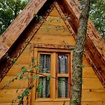 Camp Wolf & Sheep- Nature & Adventure مكان تخييم بودغوريتْسا